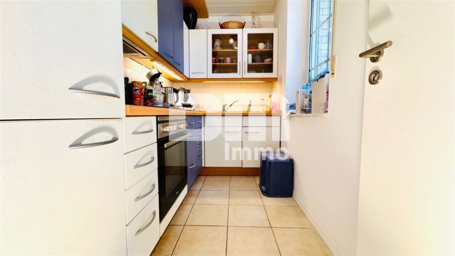 Hochklassiges Einfamilienhaus mit Einliegerwohnung in Bestlage auf großem Traumgrundstück - Souterrain / Einlieger WE Küche mit EBK